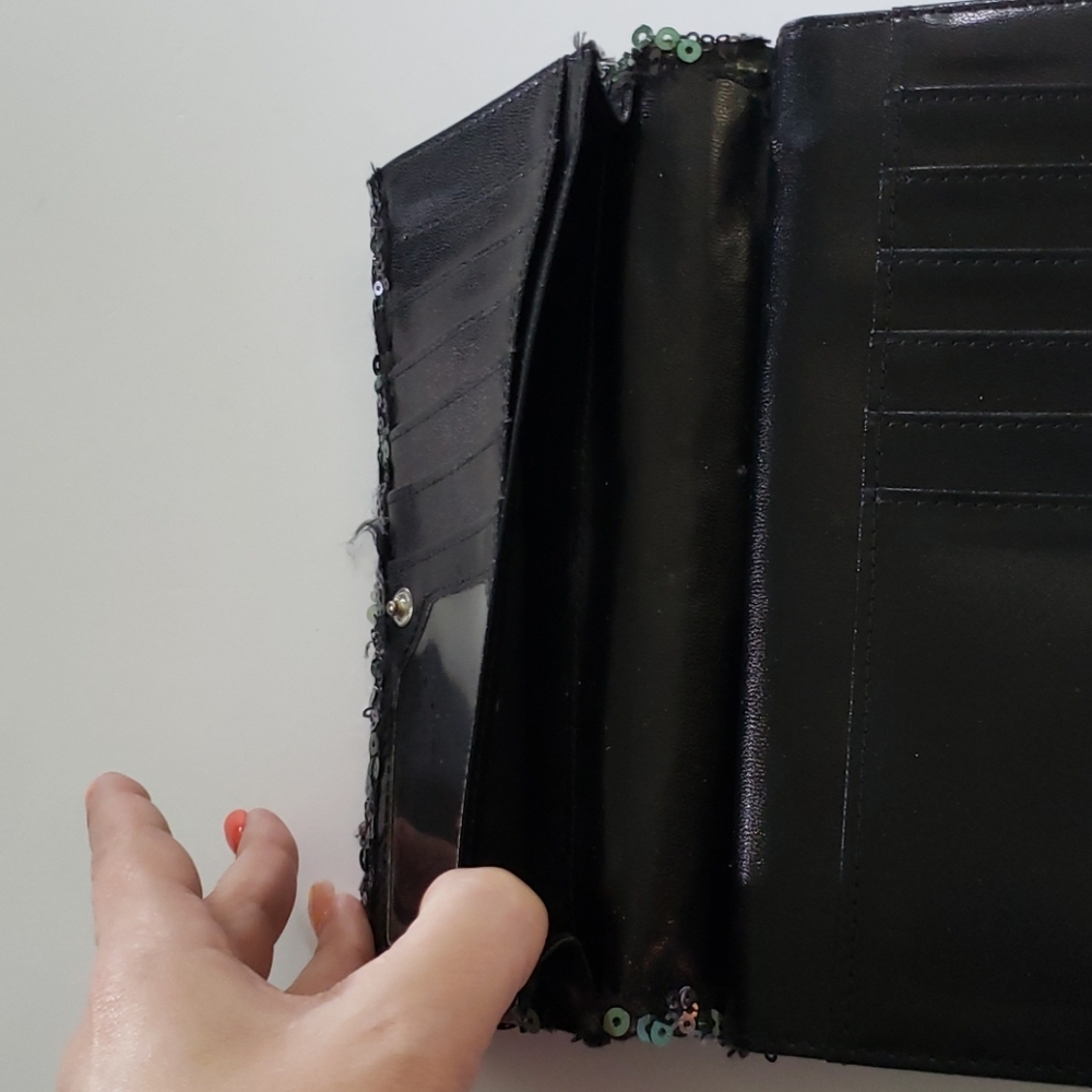 Wallet - Picture 3 of 6